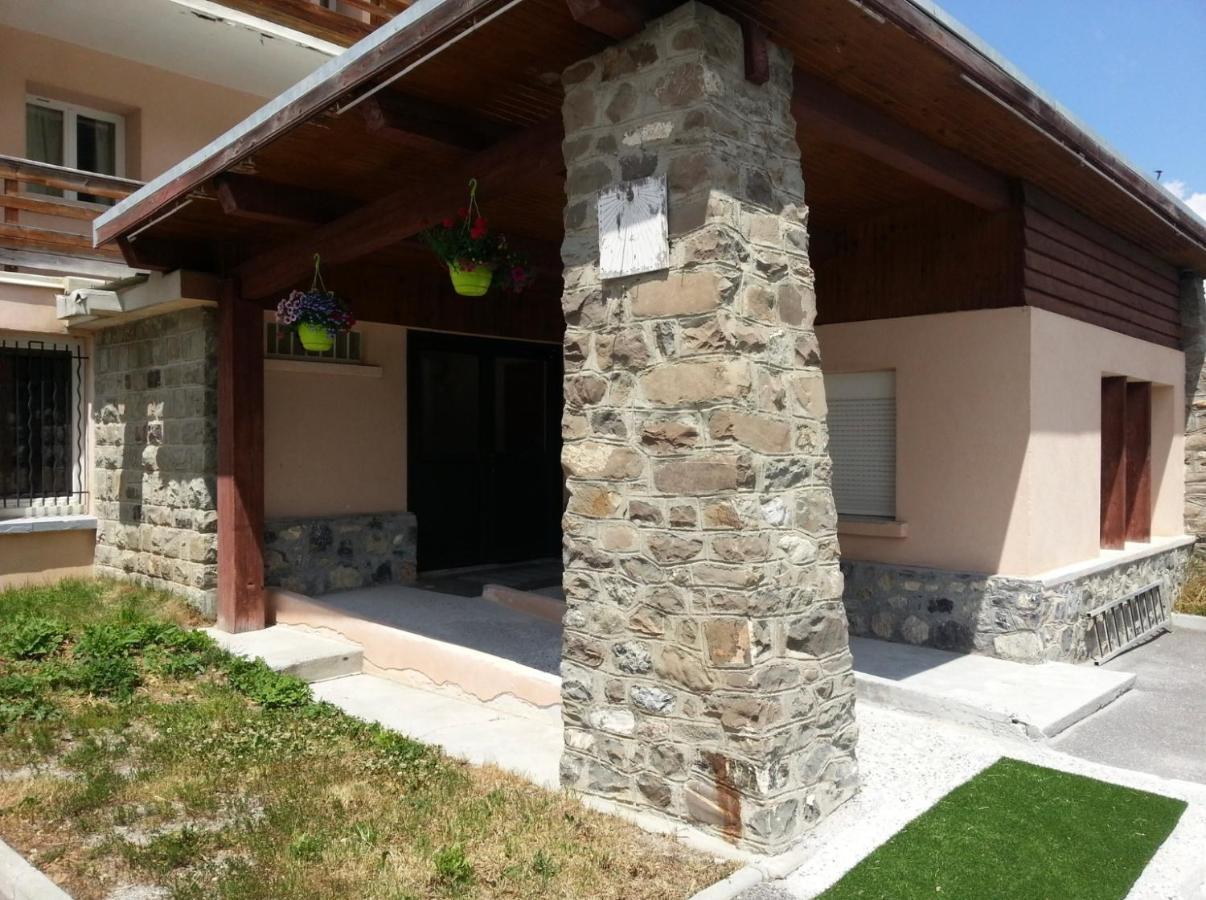 Vars, Appart Spacieux Renove 4 Couchages Dans Chalet Vars  Luaran gambar