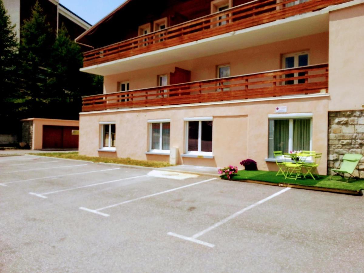 Vars, Appart Spacieux Renove 4 Couchages Dans Chalet Vars  Luaran gambar